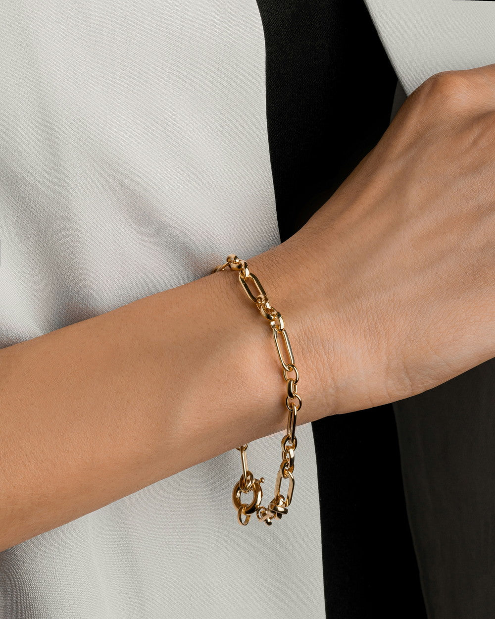 Bracelets jewellery collection